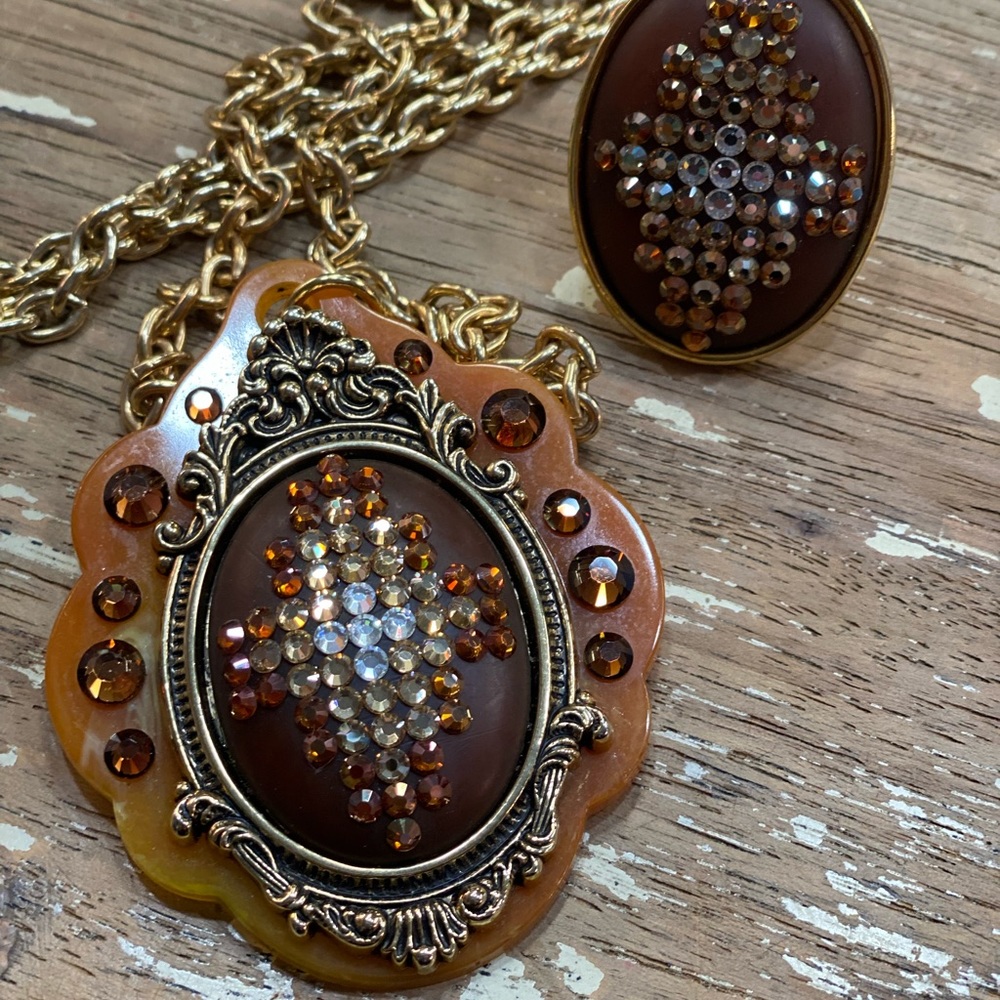 Tarina Tarantino necklace and ring set